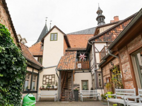 Гостиница Attractive Apartment in Quedlinburg with Courtyard  Кведлинбург